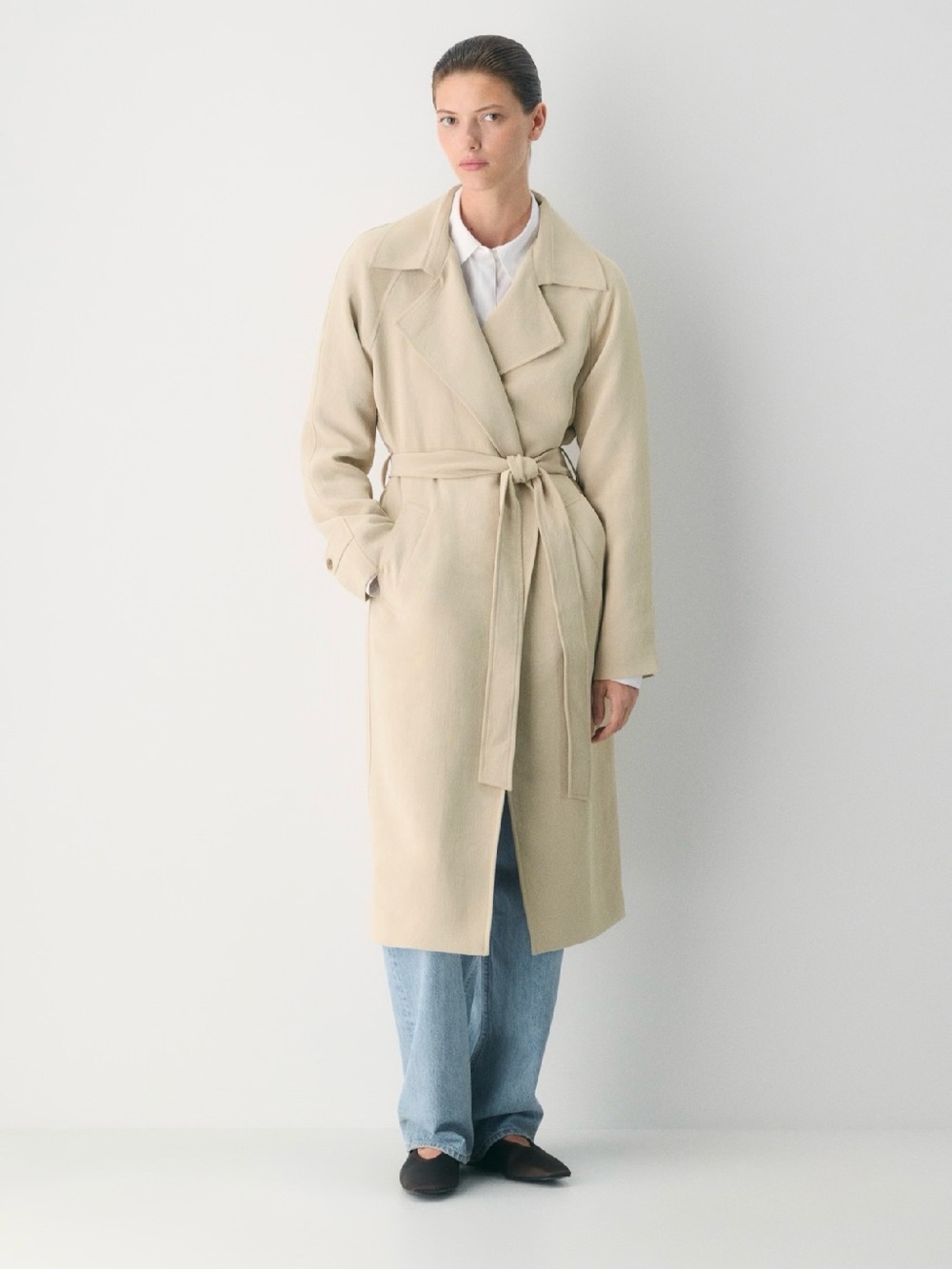 EUC ARITZIA - Marcona Beige Splendor Trench Coat, Small